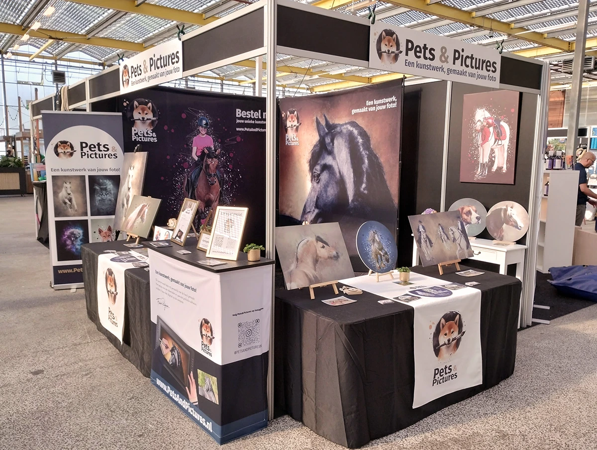 De stand van Pets and Pictures, tijdens Horse Event 2024